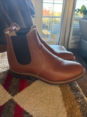 Red Wing Chelsea Leather Boots Ankle Booties Woman’s Pecan Brown Size 8 B